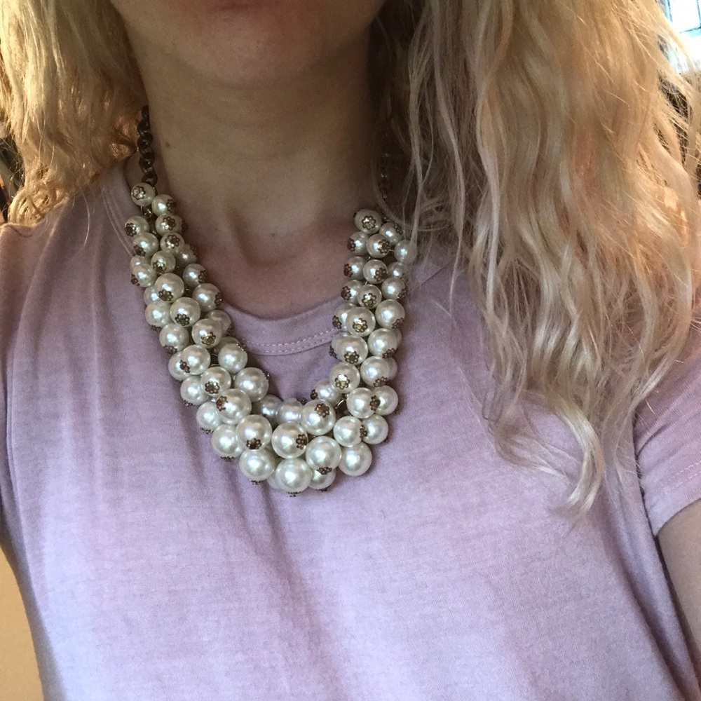 Faux pearl necklace - Picture 1 of 4